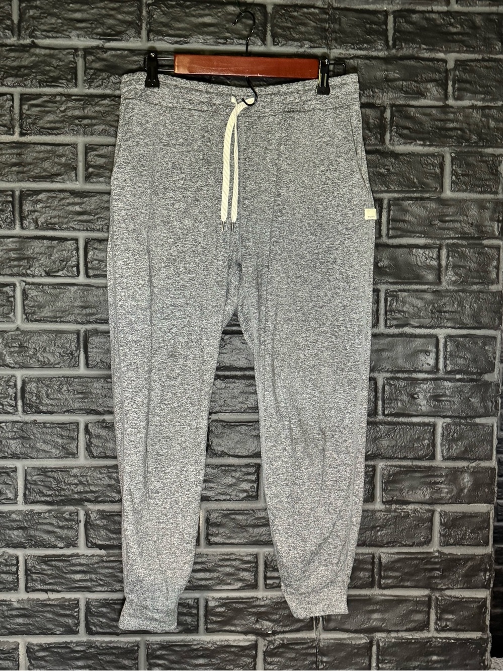 Vuori Heather Grey Drawstring Jogger Sweatpants